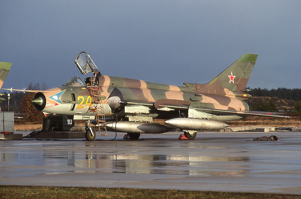 20 GvAPIB Su-17M4 24 yellow_14816 (11)d [Gross-Dölln 4.94]