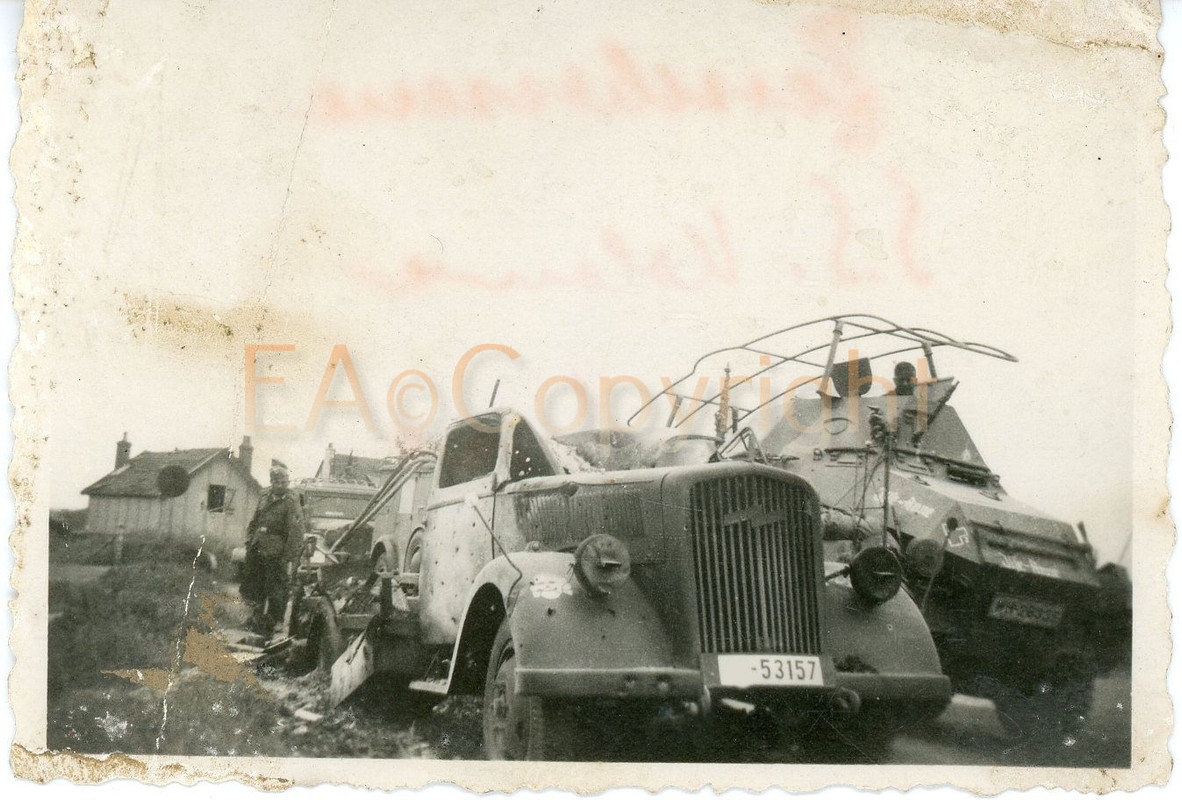 Cabrio PKW Auto Wagen Wappen Kennzeichen Panzerspähwagen 8 Rad Foto