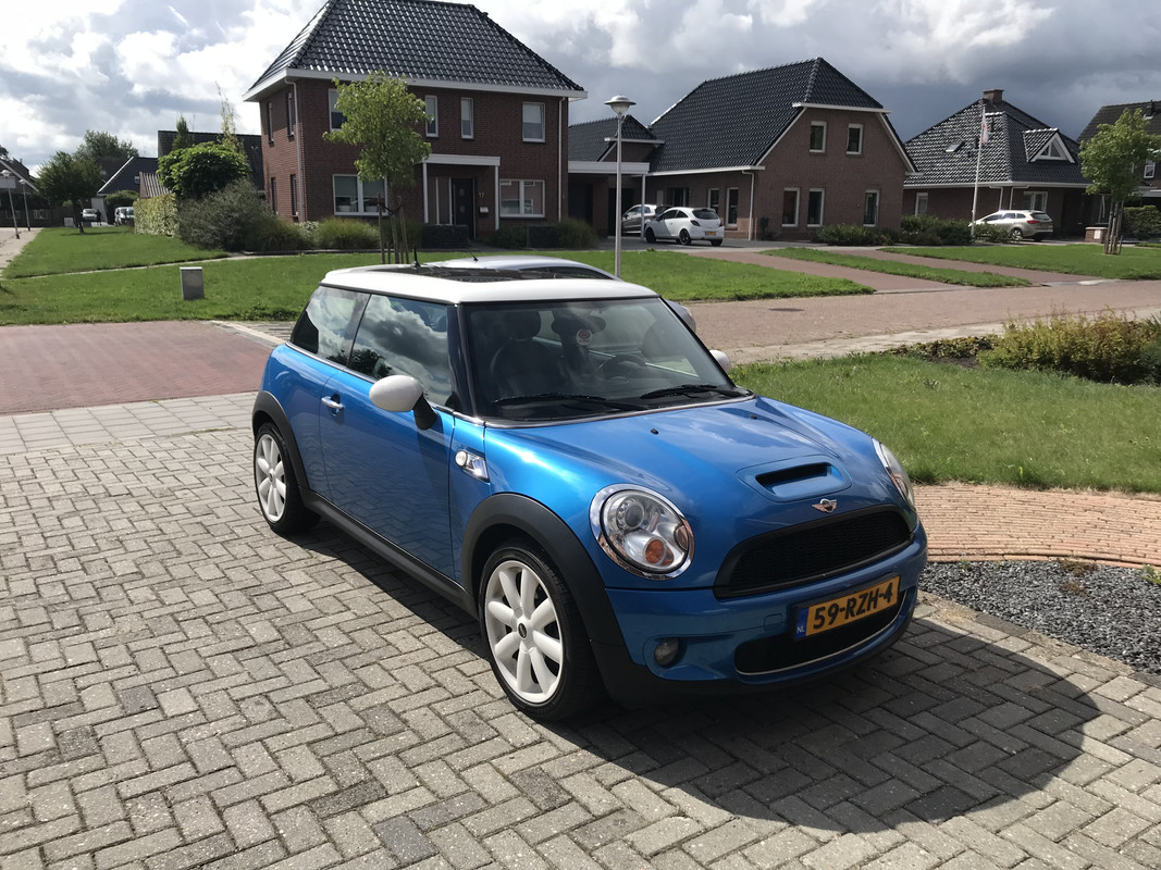 9DE47232-3152-4BF3-B699-463AD2074499