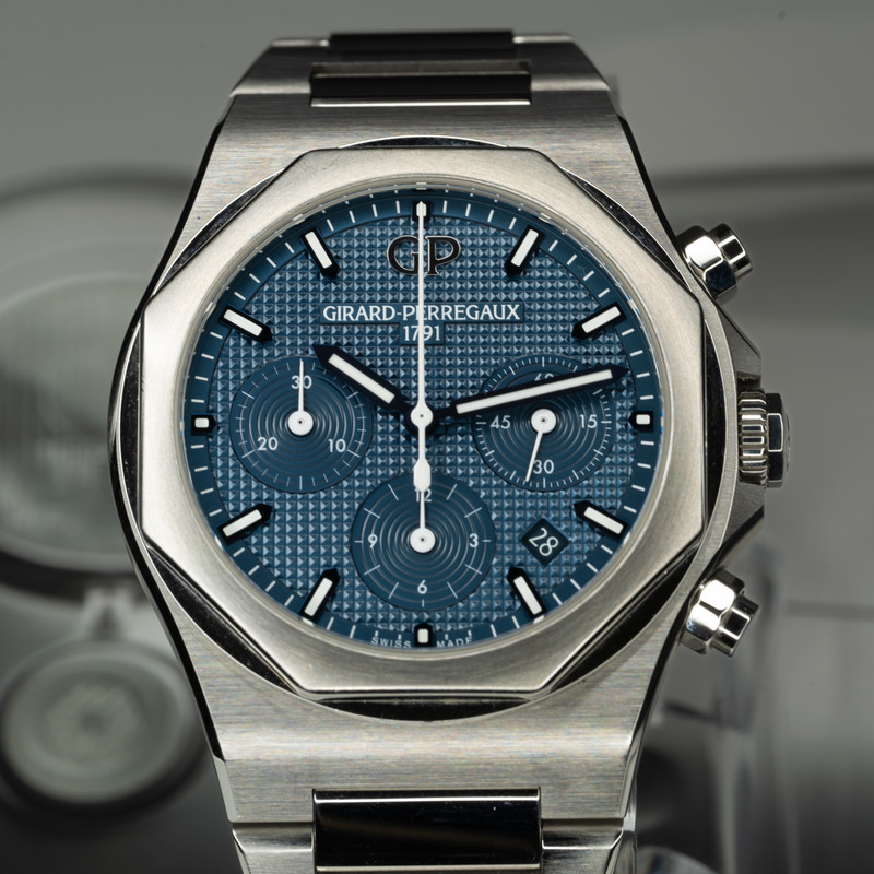 Girard-Perregaux Laureato Chronograph 42 - Image 2