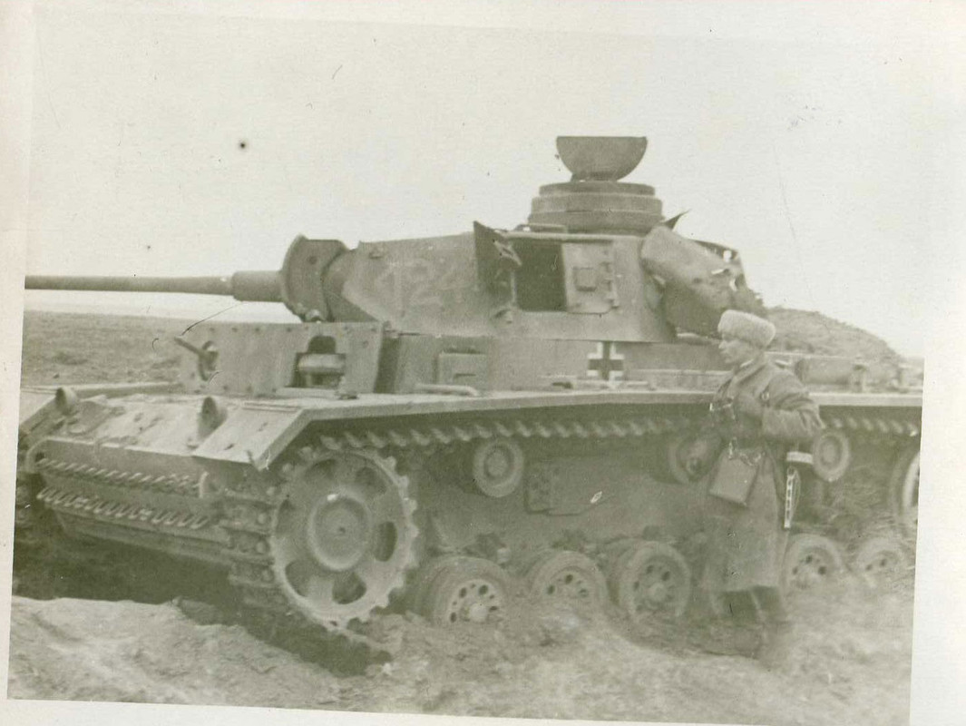 немецкий танк,подбитый советскими артиллеристами на окраине Стал