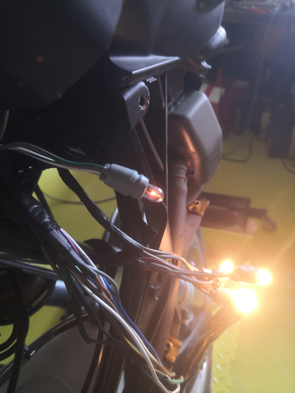 I got a little light on the bulb, but it's  not flashing
