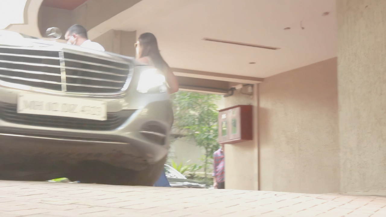Kareena Kapoor Khan Ass 4k.mp4_snapshot_00.37.028