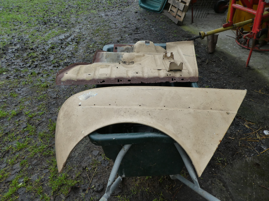 binnenbord en voorvleugel links R4 - panneau intérieur aile gauc