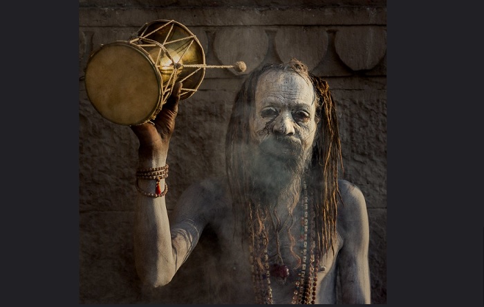 Ilustrasi penduduk Suku Aghori yang yang terkenal dengan praktik ekstrem mereka.