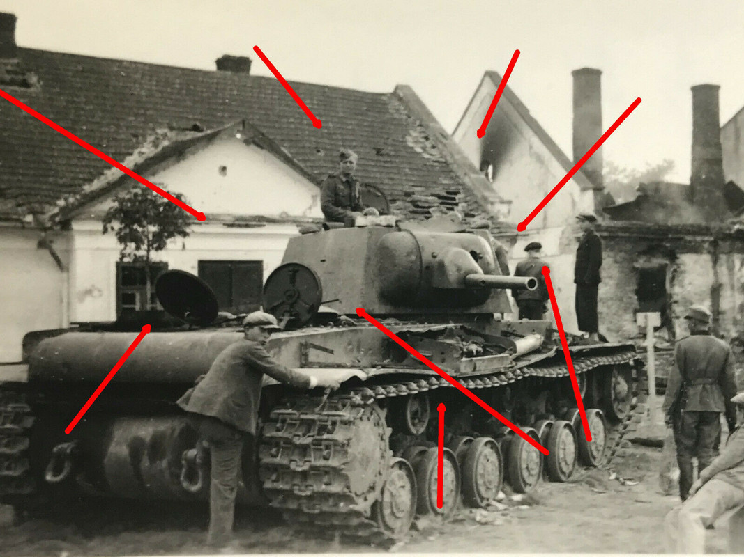 Foto Russland 1941 Panzer KW 1 , KV 1E, kurzes Rohr, Beute Panzer