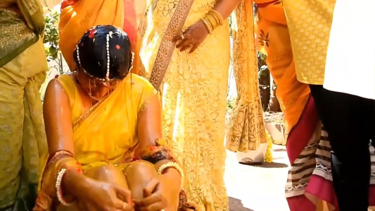 Cute sexy tulu gril hot.mkv_snapshot_01.30.548