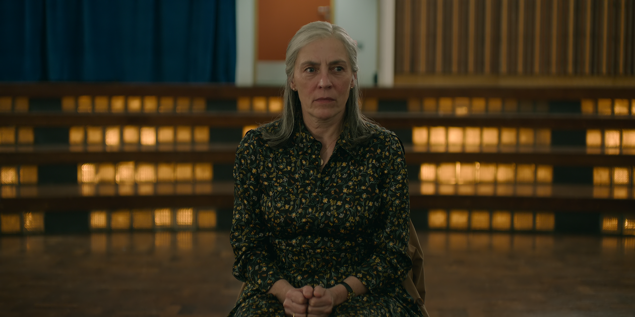 Slow.Horses.S03E01.Strange.Games.2160p.10bit.ATVP.WEB-DL.DDP5.1.HEVC-Vyndros.mkv_snapshot_16.54_[202