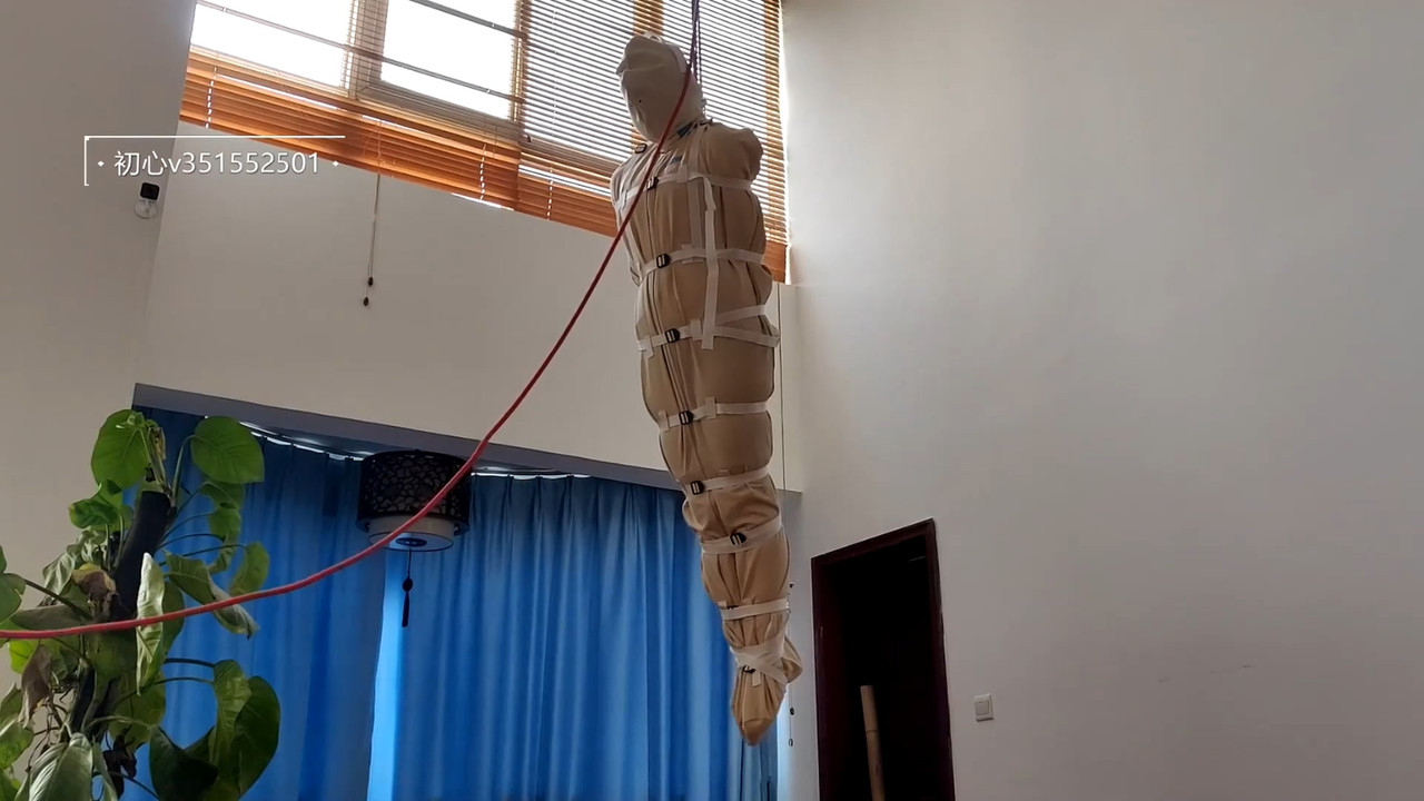 一绳所爱 小花影麻绳KB拘束袋紧束.mp4_20230110_130411.446