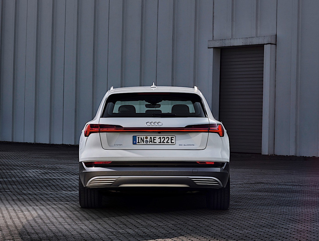 Audi e-tron 50  (7)