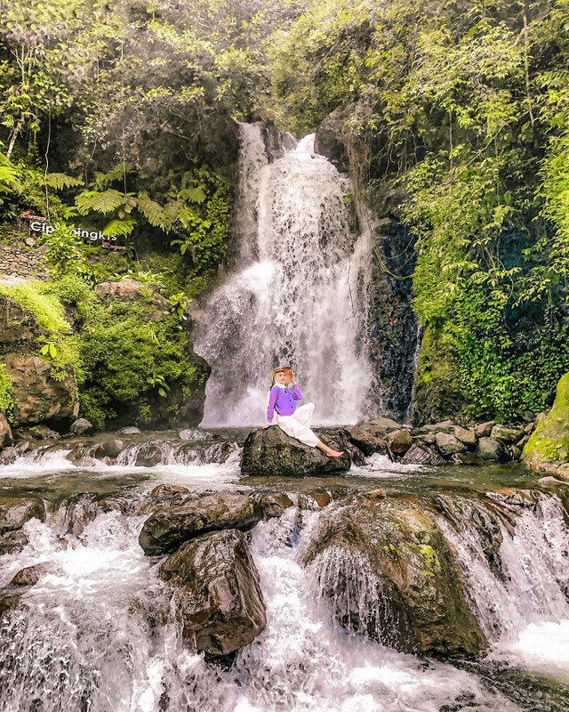 Curug Cipamingkis.