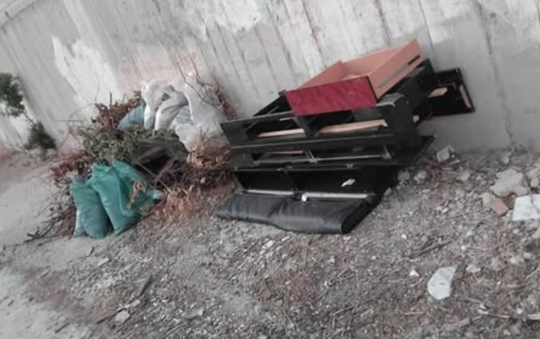 ΚΑΙ ΠΑΛΙ ΟΓΚΩΔΗ ΑΠΟΡΡΙΜΜΑΤΑ ΔΙΠΛΑ ΣΤΟΝ ΑΓ. ΣΠΥΡΙΔΩΝΑ ΝΕΡΟΜΥΛΩΝ