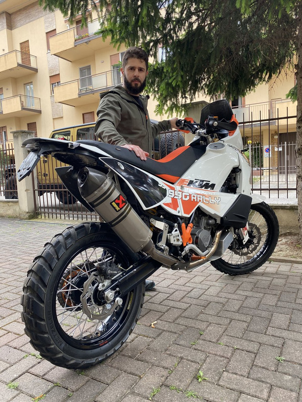 B814E4DB-A4D6-4879-97AC-85D6D782D015