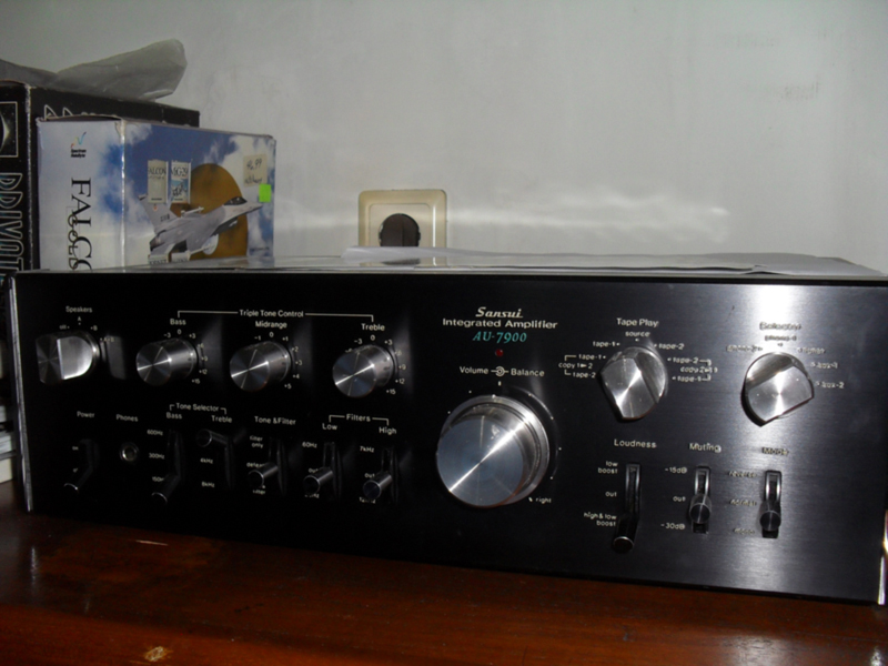 Kreshna-Aryaguna-Nurzaman-Sansui-AU-7900.jpg