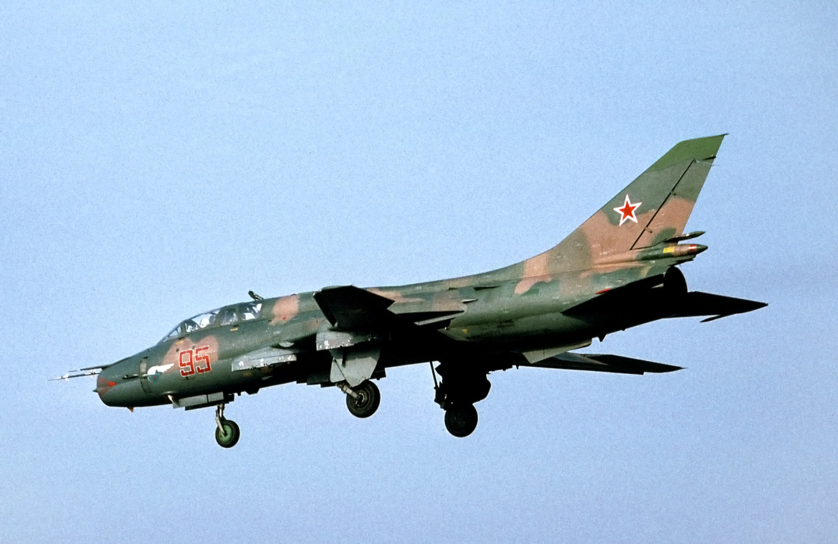 730 APIB Su-17UM-3K 95 Red