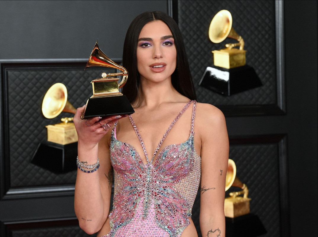 Dua Lipa: 5 outfits que demuestran que es una reina de la moda