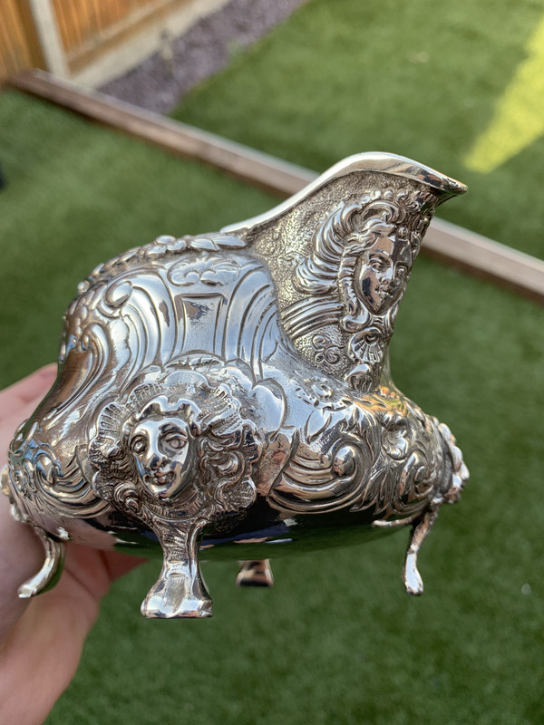 6B88A863-ACAD-4424-B3B6-AF15401BD2CC