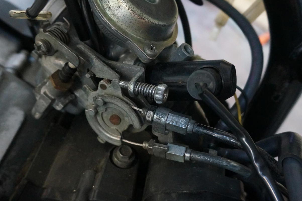 I totally dont get how to adjust throttle cable on vino 125 49ccScoot