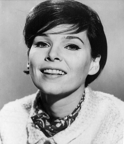yvonne_craig_063