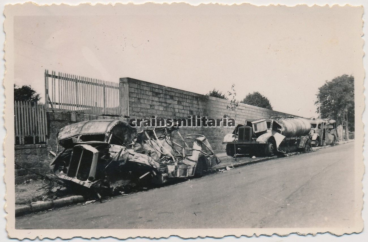 Orig. Foto zerstörte Beute Tankwagen Lkw in Fran