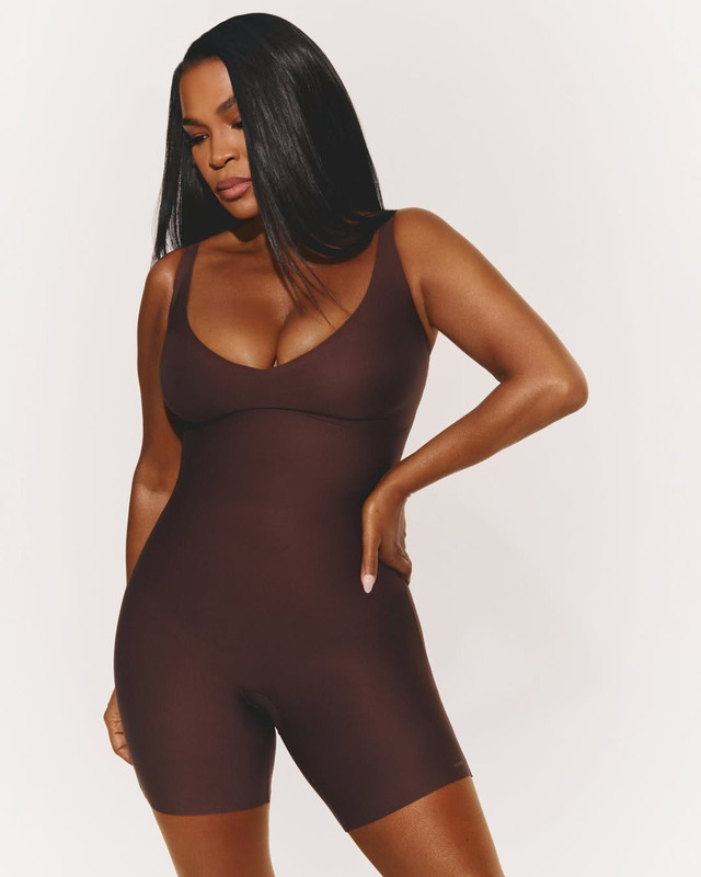 Shape-your-New-Year-s-Eve-look-like-the-icon-who-shaped-a-generation-iamnialong-Photo-Vanessa-Be.jpg