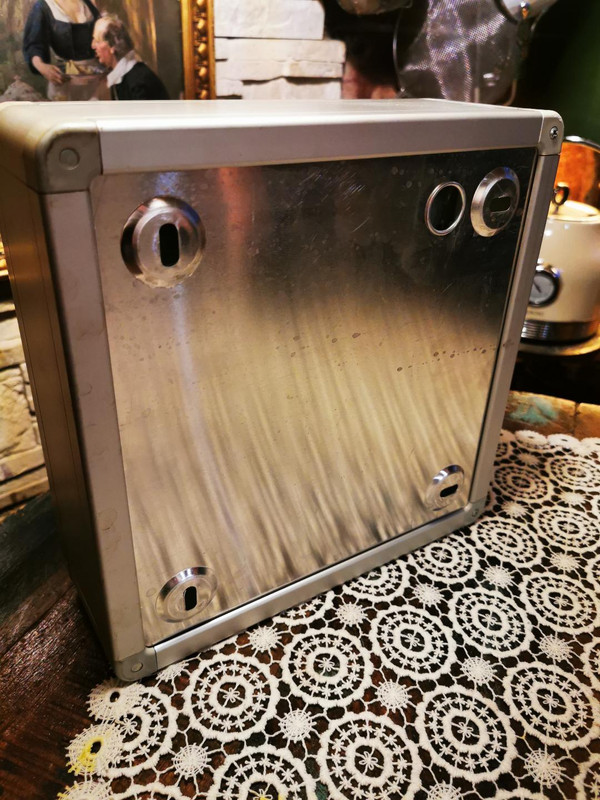 31956083-A5B6-4430-B3D4-5228F36DD64B