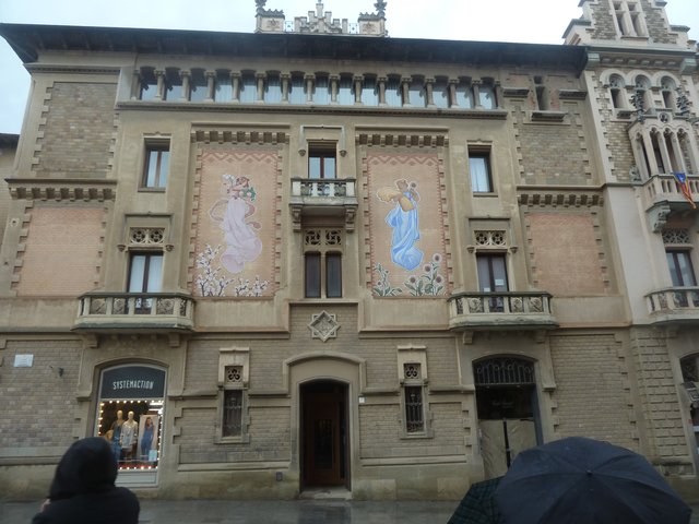 Dia 1 .- Vic - Románico en Gerona. Y Modernismo en Barcelona. (6)