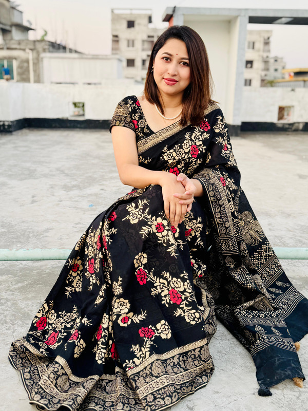 Dhupian Silk Sharee with Blaus Piece