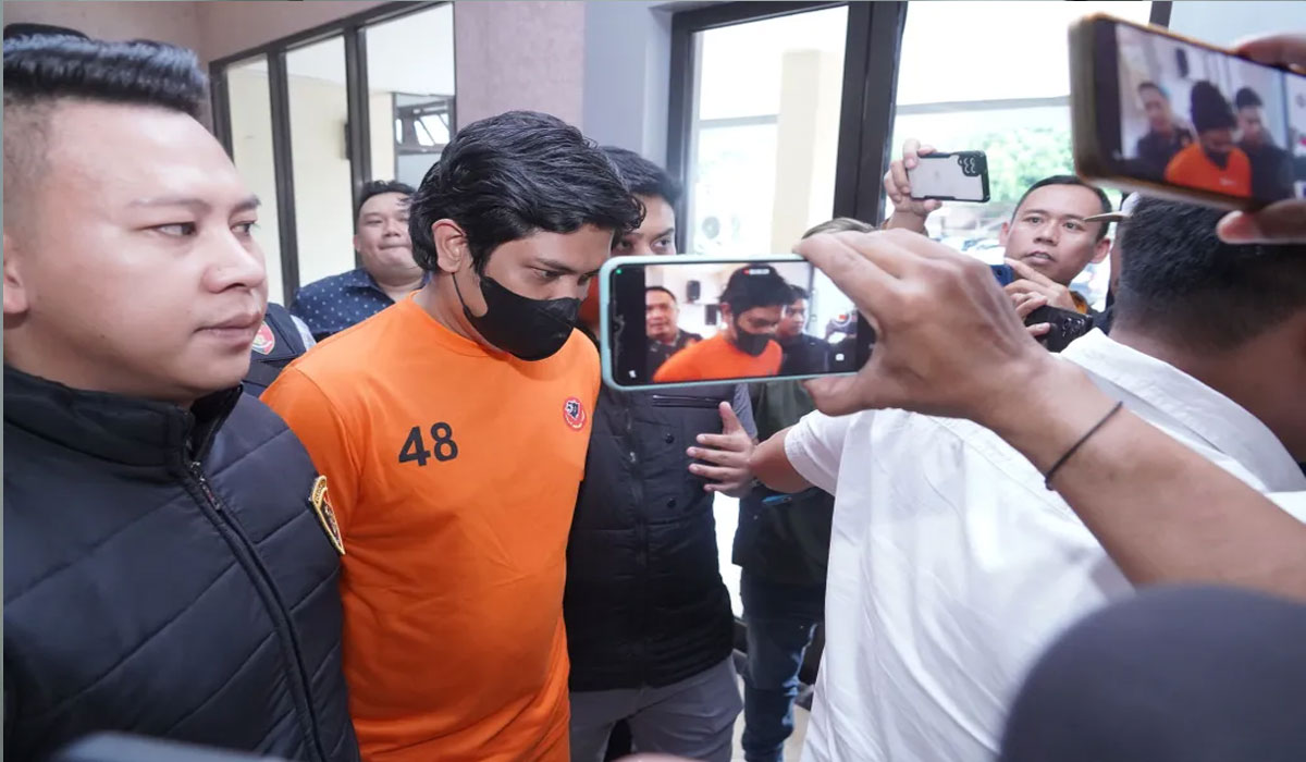 Breaking News Kasus Kekerasan Seksual 3 Dokter di Bandung, Garut, dan Malang Breaking News Kasus Kekerasan Seksual 3 Dokter di Bandung, Garut, dan Malang