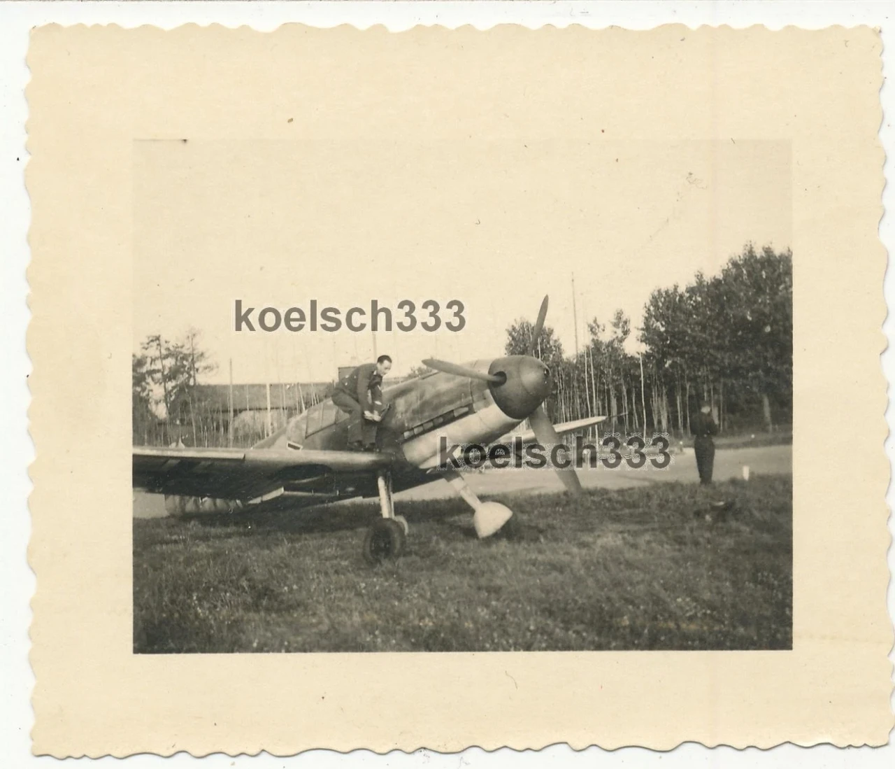 Foto Messerschmitt Bf 109 Flugzeug Jagdgeschwader 2 Richthofen in Frankreich