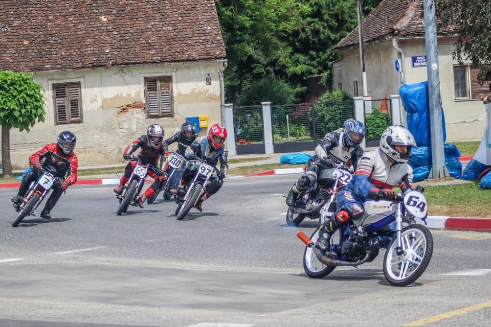 D1A53663-1FCD-4487-A367-B469031E3A46