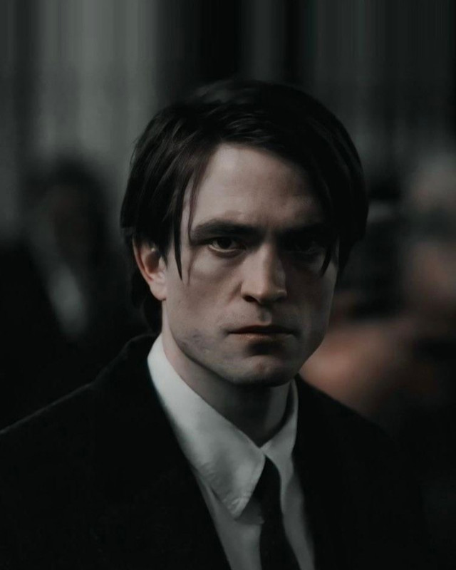 Film-Review-The-Batman-Strange-Harbors.j