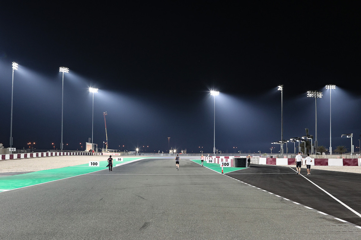 [Imagen: f1-gp-qatar-giovedi-track-walk-208.jpg]