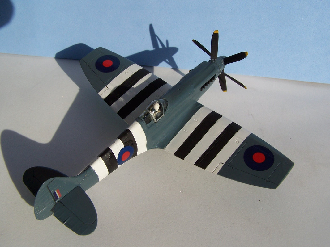 Airfix_Spitfire_19PR_RS