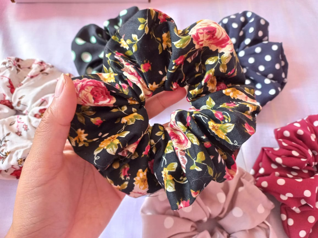 Sakurah Handmade Scrunchie