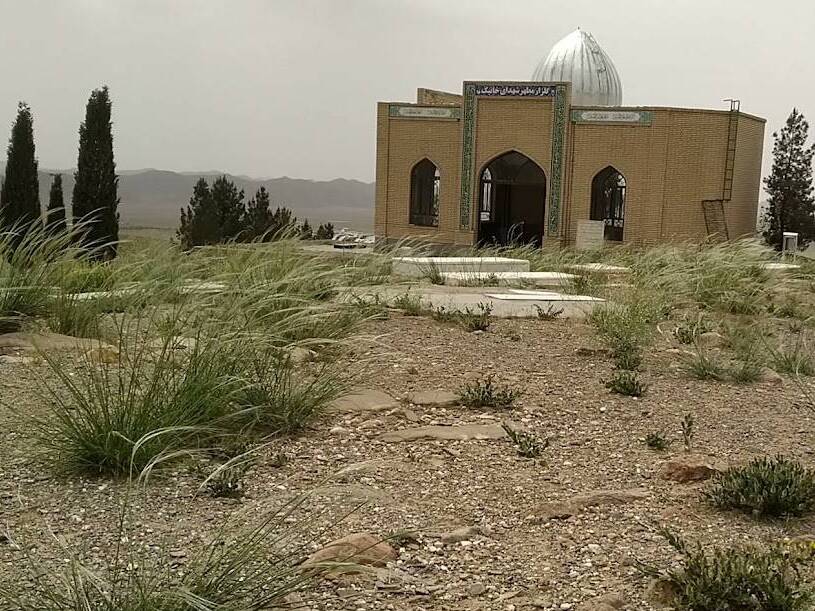 نمایی از آرامستان خانیک