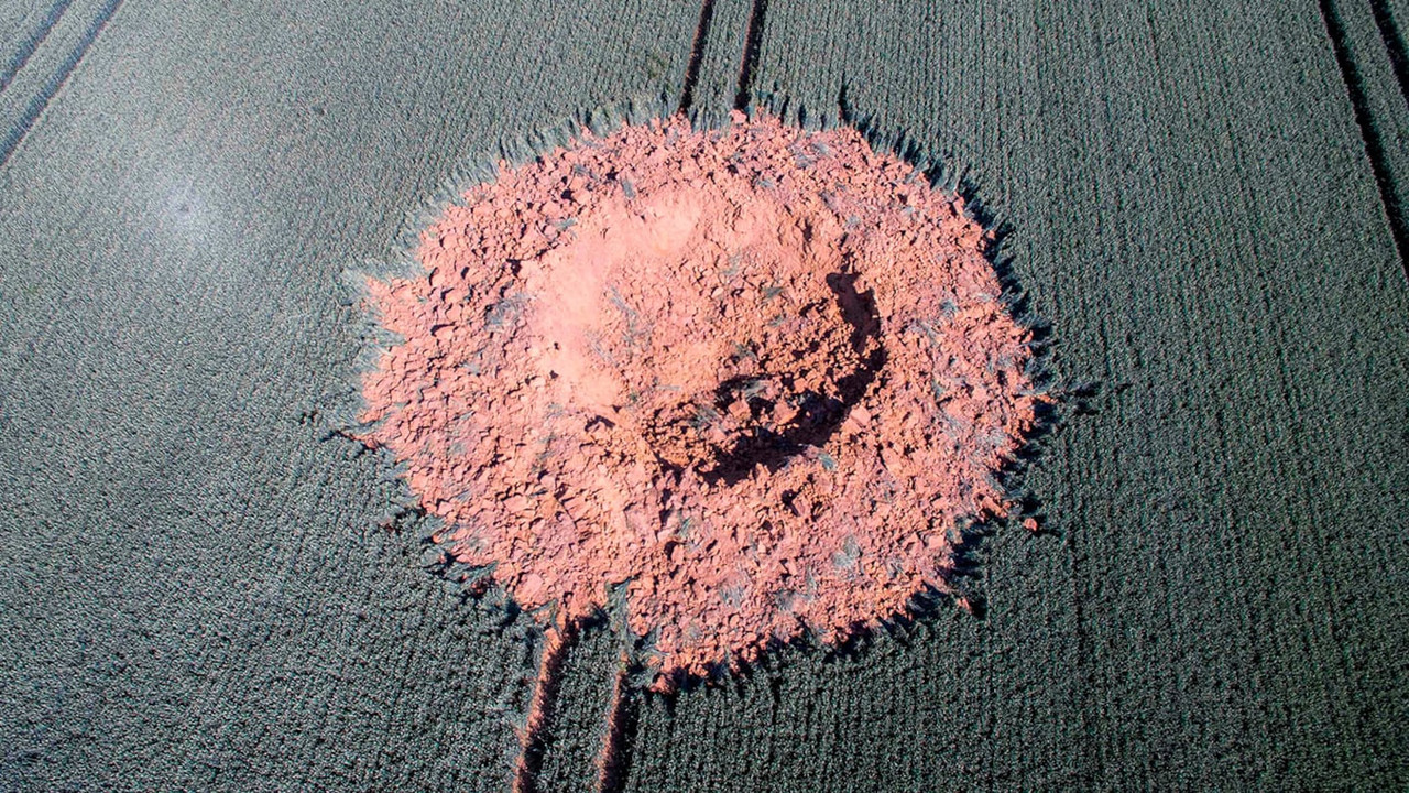 Fotografía del cráter resutado de la explosión