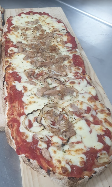 Pinsa De Atún Y Cebolla