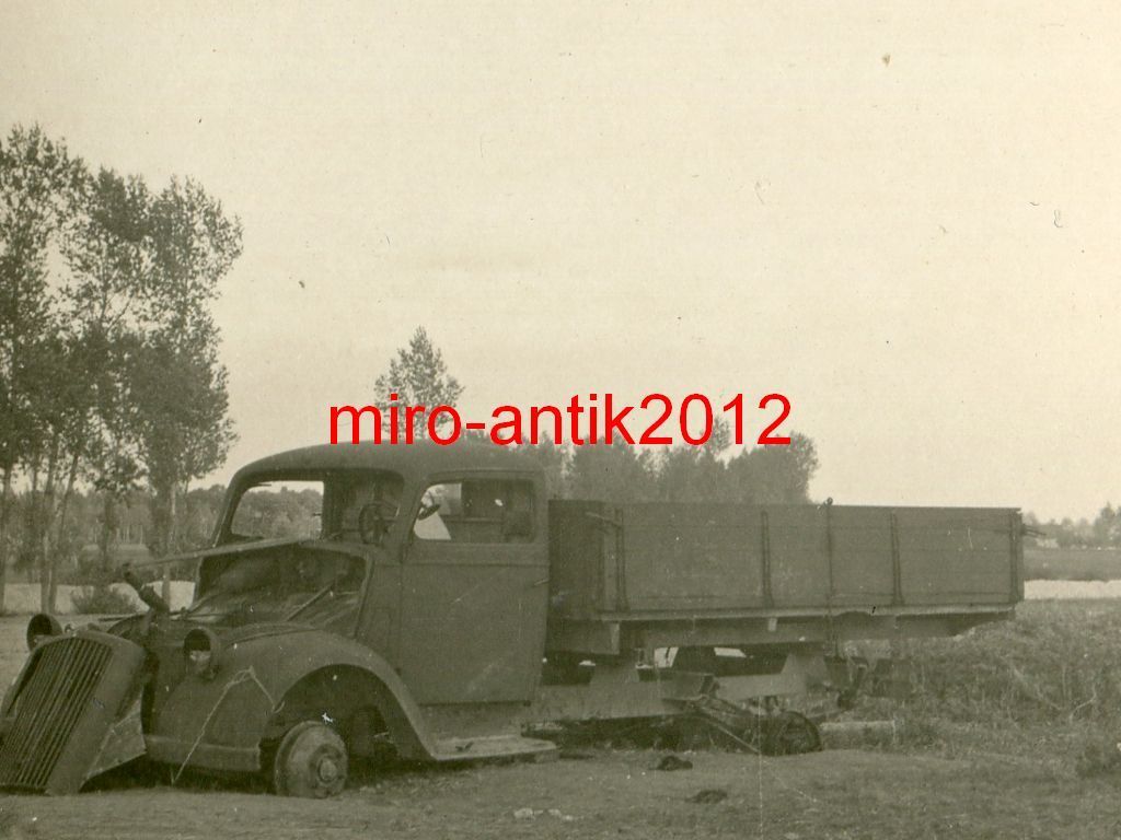 Wehrmacht, zerstörter deutscher LKW, Sieradz, Po