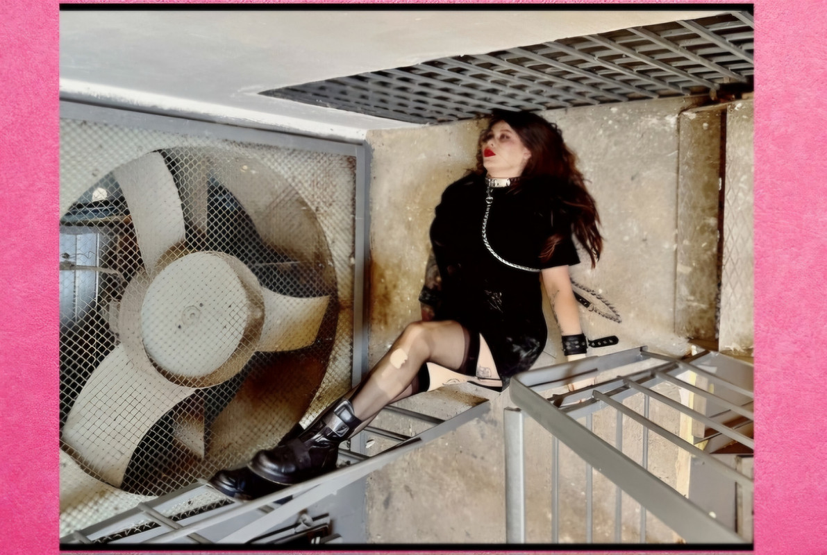 depositphotos_10102801-stock-photo-red-leather-texture-background (1)