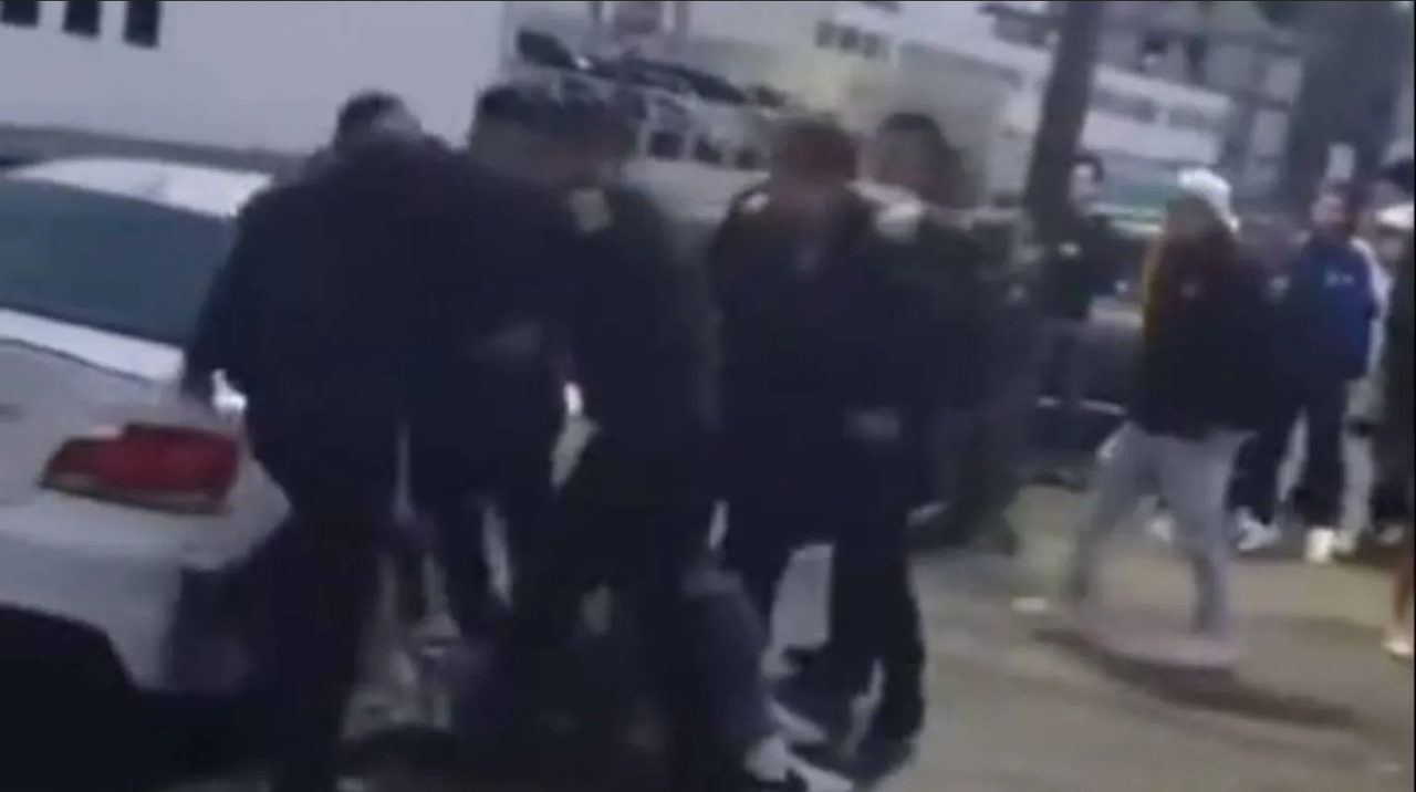 Video: Adolescente es golpeado por seguridad de bar en Hidalgo