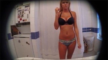 [Image: Voyeur58365121546.jpg]
