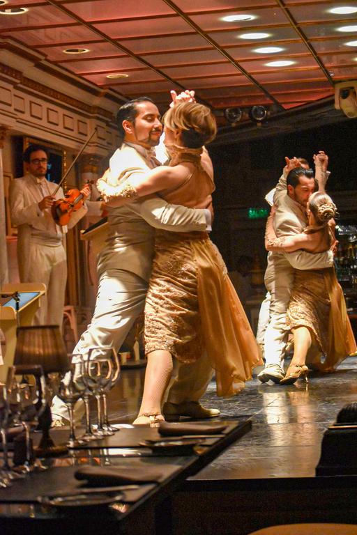 В джазе только девушки или аргентинско-бразильский калейдоскоп В джазе только девушки или аргентинско-бразильский калейдоскоп