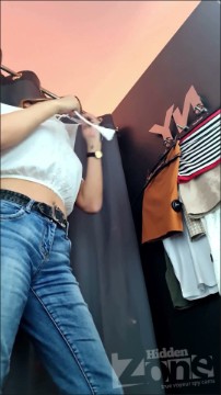 [Image: Voyeur22075105754.jpg]
