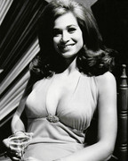 Valerie-Leon-b52