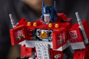 Lego-Optimus-10302-011