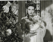 Yvonne-De-Carlo-c96