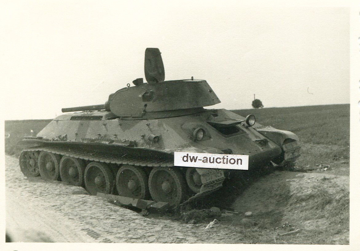 zerstörter russischer Panzer (2)