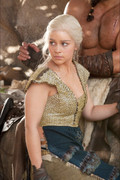 emilia-clarke-game-of-thrones-68
