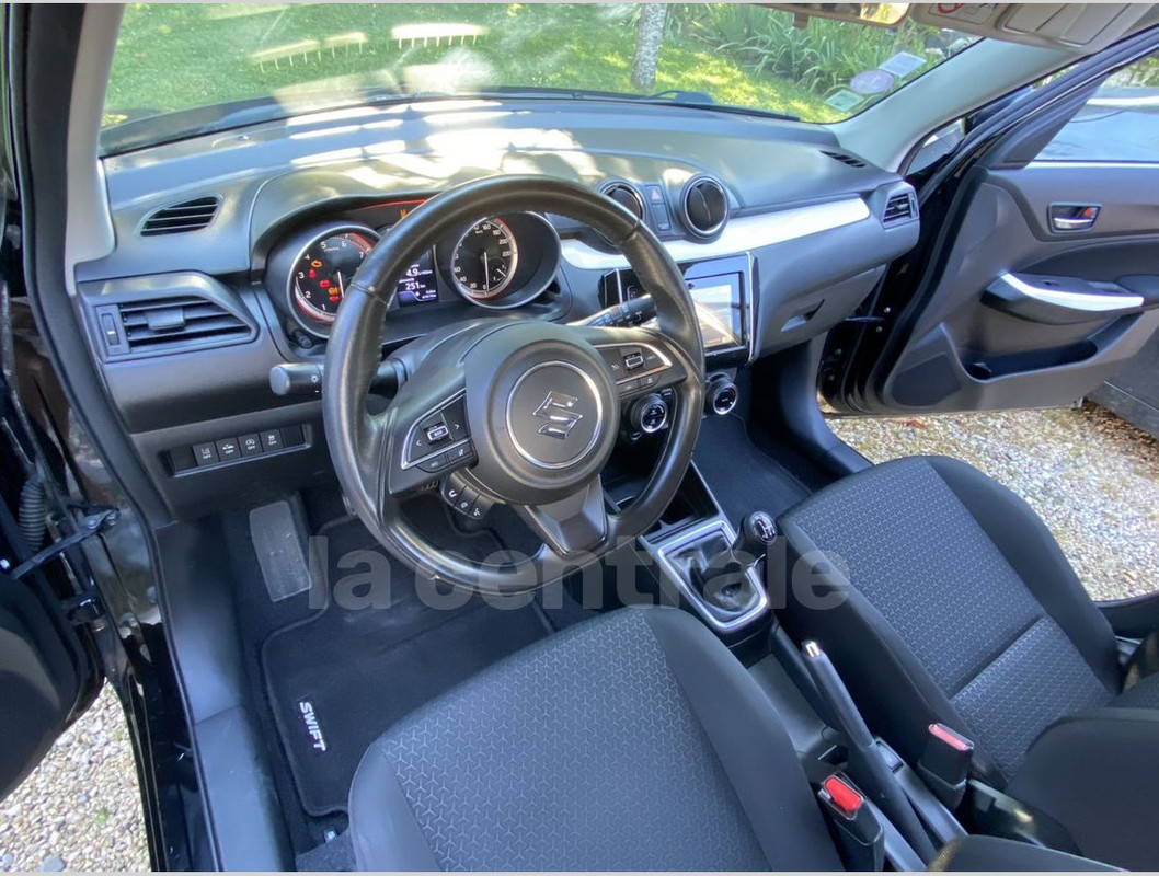 B102897892_STANDARD_7